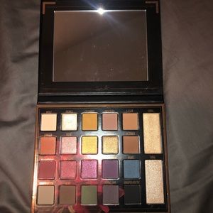 Sylvia bh cosmetic pallet